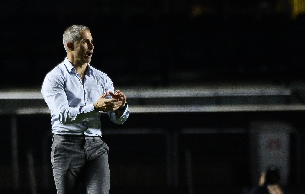 [OPINIÃO] Futuro de Sylvinho no Corinthians será decidido contra o Internacional