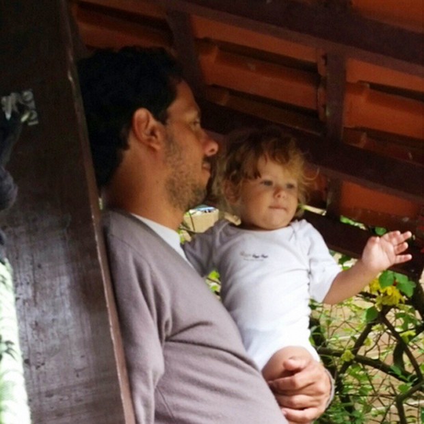 Guga Coelho e o caçula, Theo (Foto: Reprodução/Instagram)