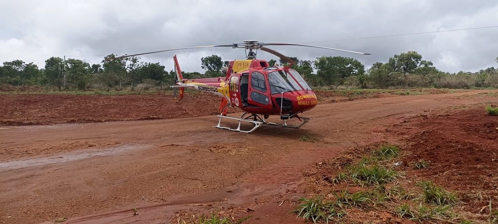 Helicóptero dos Bombeiros transportou a vítima para o Hospital Santa Casa — Foto: Corpo de Bombeiros/ Divulgação