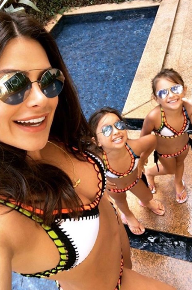Natalia Guimarães e as filhas (Foto: Reprodução / Instagram)