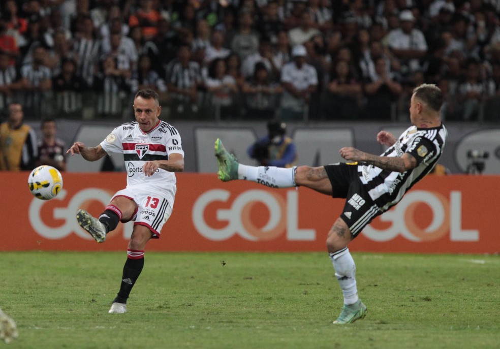 Rafinha vai bem como zagueiro e pode se reinventar no São Paulo