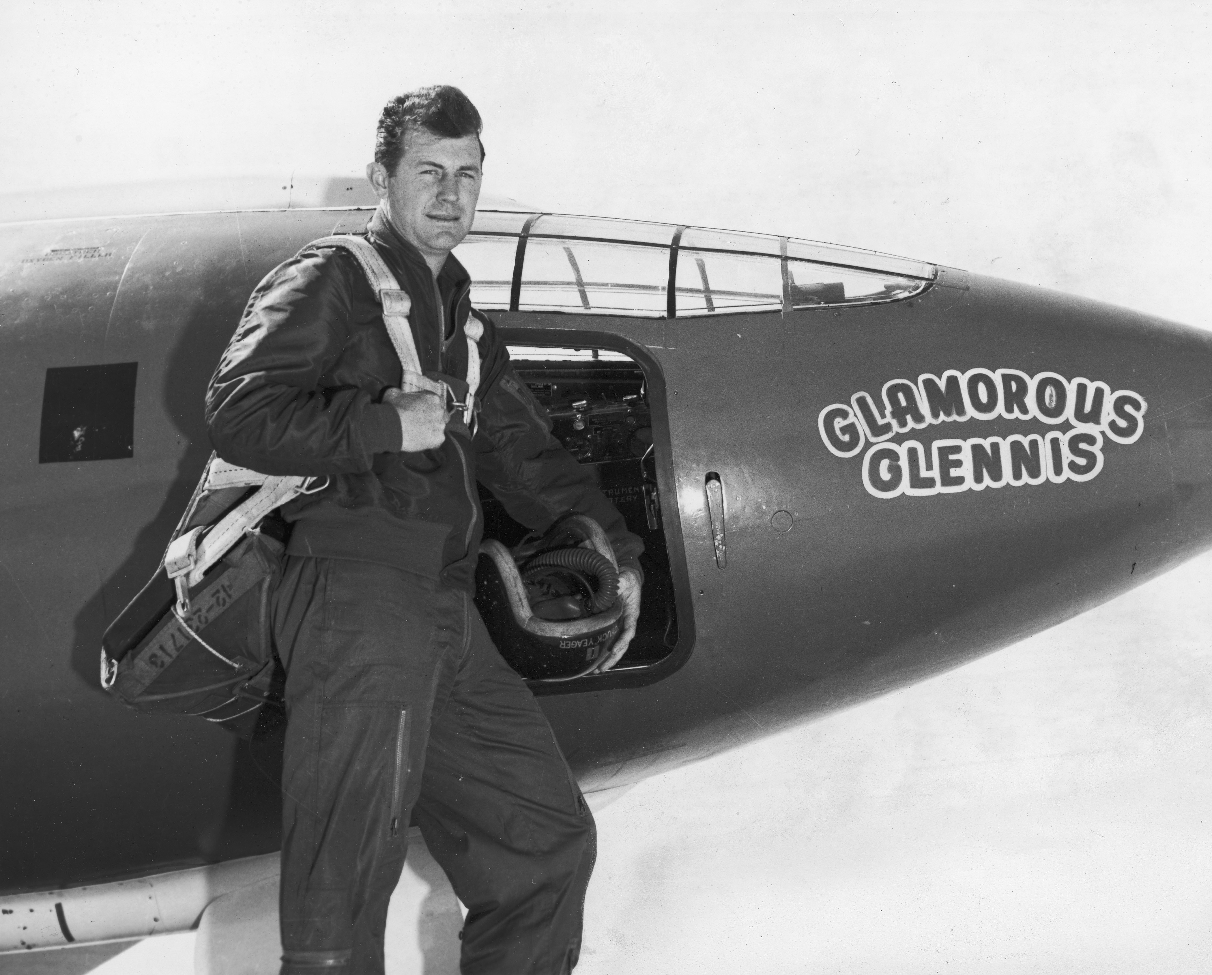 Chuck Yeager foi o primeiro a quebrar a barreira do som voando a mais de 1000 km/h (Foto: Getty Images)