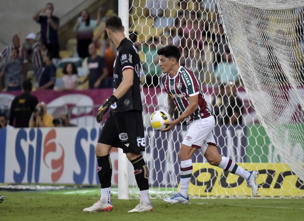 Cano ap�s o segundo gol do Fluminense � Foto: Andr� Dur�o
