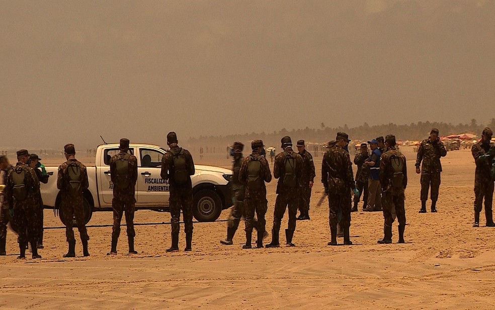 Todos os dias, entre 30 e 50 homens estarão realizando a limpeza — Foto: Jorge Luiz/TV Sergipe