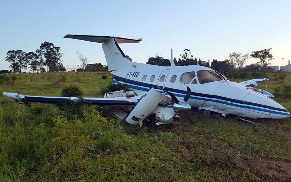 Avião que fez pouso forçado em bairro de Campinas — Foto: André Natale/EPTV