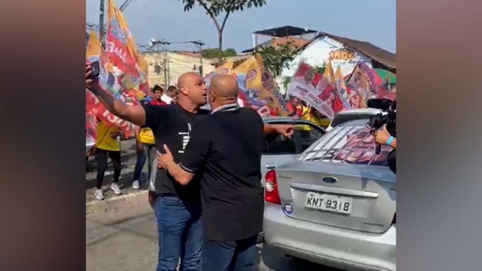 Bolsonarista provoca confusão na porta do evento de Lula em São Gonçalo — Foto: Reprodução