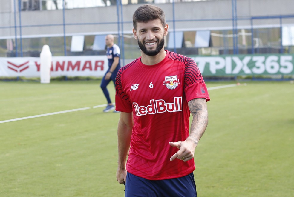 Juninho Capixaba em treino do Bragantino — Foto: Ari Ferreira/Red Bull Bragantino