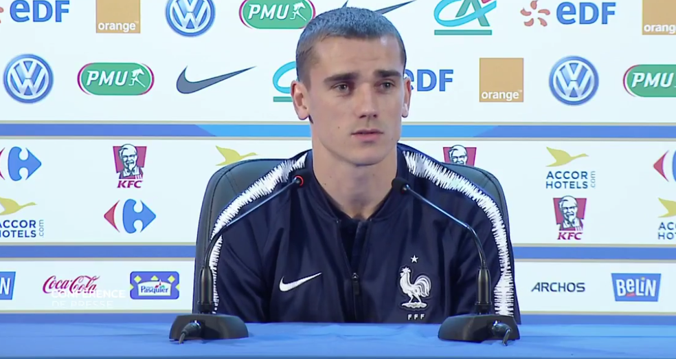 Griezmann em coletiva de imprensa da França (Foto: Reprodução)