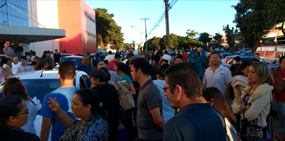 Candidatos foram pegos de surpresa com adiamento, mais uma vez, da prova da Novacap  — Foto: Arquivo pessoal