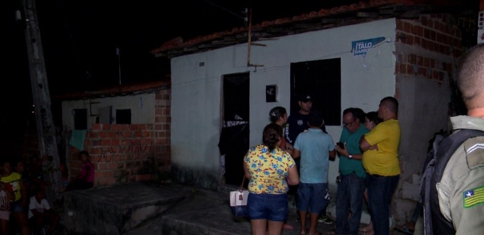 Mulher foi encontrada morta dentro de casa na Zona Sul de Teresina (Foto: Reprodução/TV Clube)