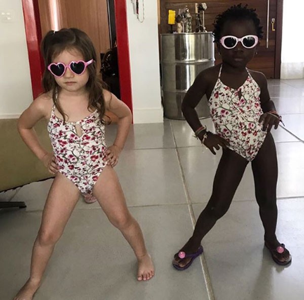 Titi com amiguinha (Foto: Reprodução/Instagram) Titi com amiguinha (Foto: Reprodução/Instagram)