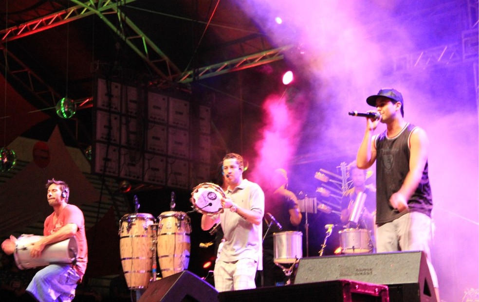 Jeito Moleque se apresenta no último final de semana da programação do aniversário de Arujá (Foto: Marcos Dantas / G1 AM)