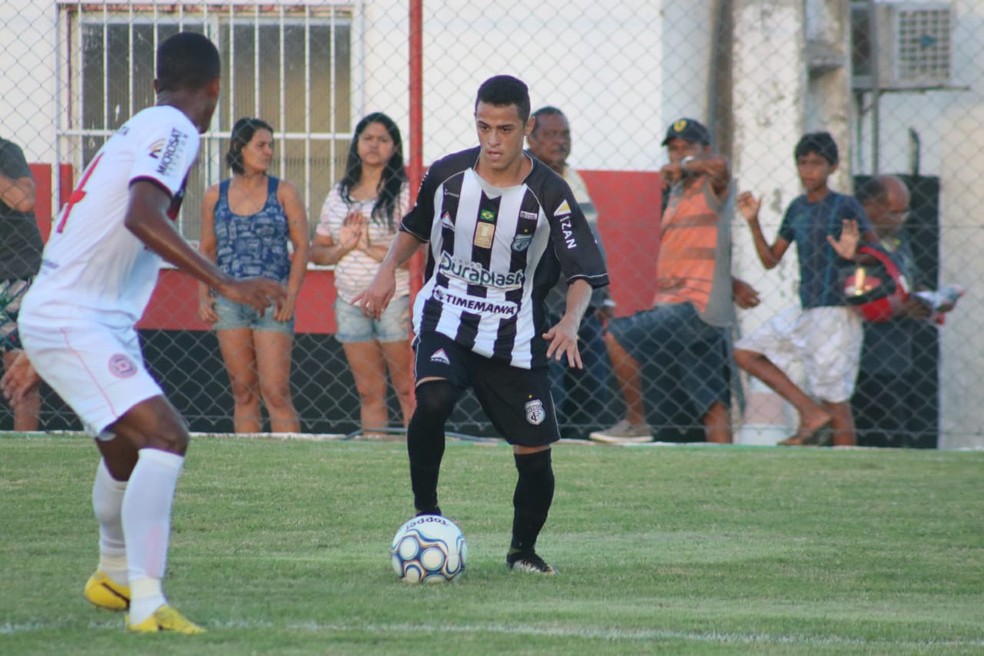 Jogador de apenas 21 anos foi um dos destaques do time paraibano na Série D (Foto: Ramon Smith / Treze)