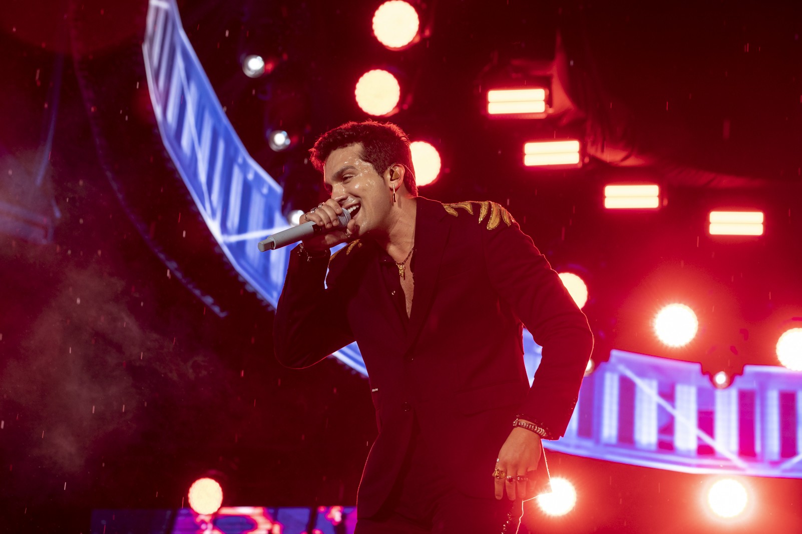 Festival reúne grandes nomes da música sertaneja em Porto Alegre