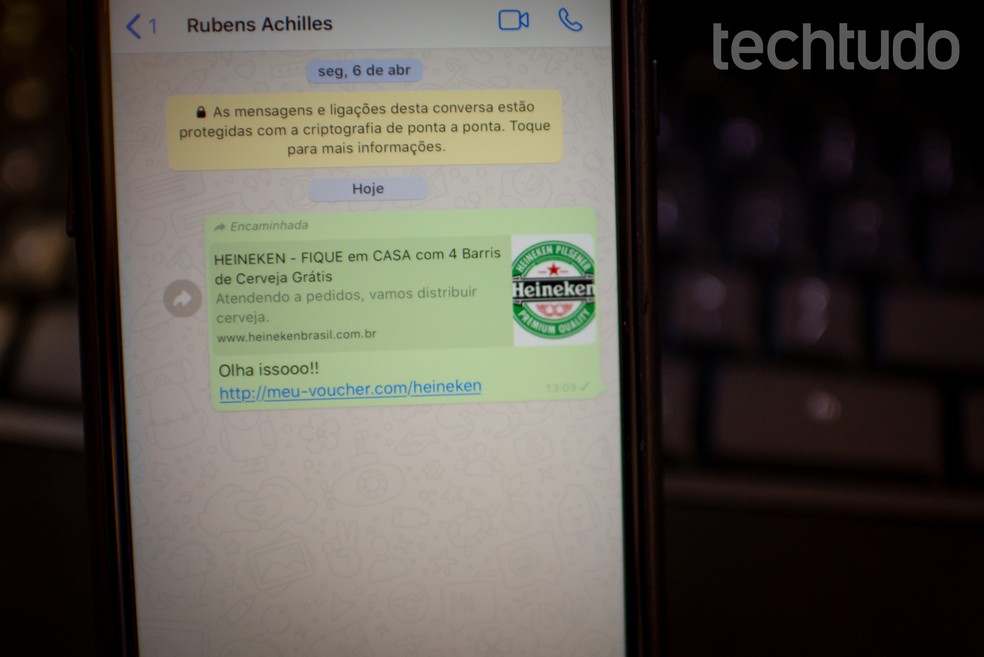 Voucher Heineken? Golpe no WhatsApp promete cerveja grátis — Foto: Rubens Achilles/TechTudo
