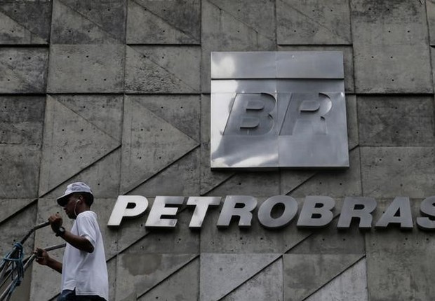 Logo da Petrobras em sede no Rio de Janeiro (Foto: Ricardo Moraes/Reuters)