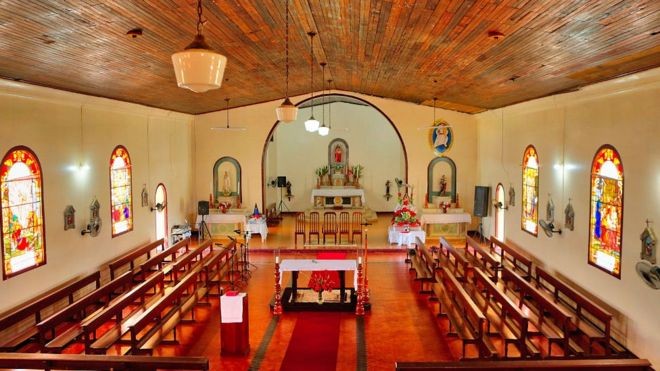 Embora a religião não fosse parte do projeto, o edifício mais bem conservado da Fordlândia é esta igreja (Foto: Joel Auerbach/BBC)