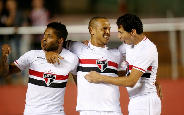 Rodada vê novo tropeço do Cruzeiro e São Paulo de volta à briga por título