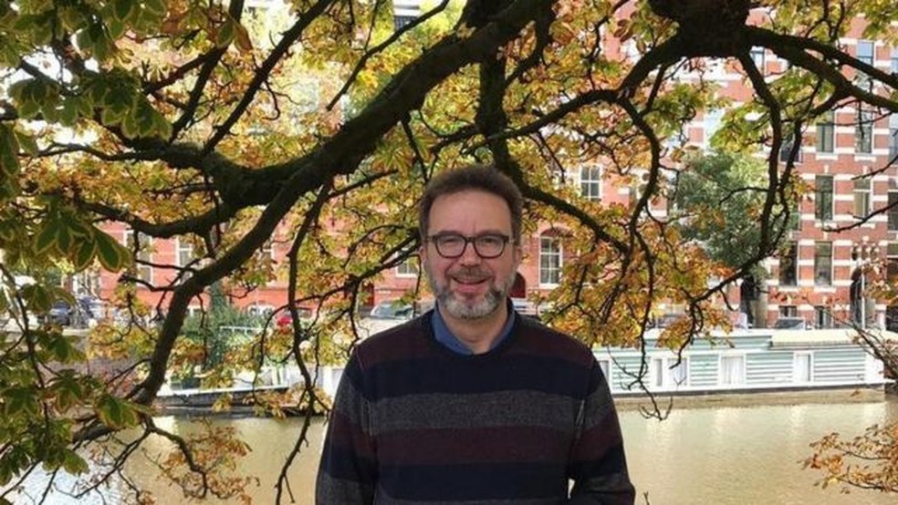 Para professor Antônio Marcos Vieira Sanseverino, na obra Clarice, há um voltar-se para dentro de si, para a experiência interior, para o impacto das coisas no mundo na subjetividade de suas personagens — Foto: Arquivo Pessoal via BBC