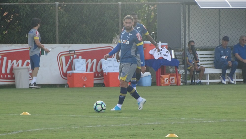 Sem escalação garantida, Sobis admite: Não me sinto nas condições plenas