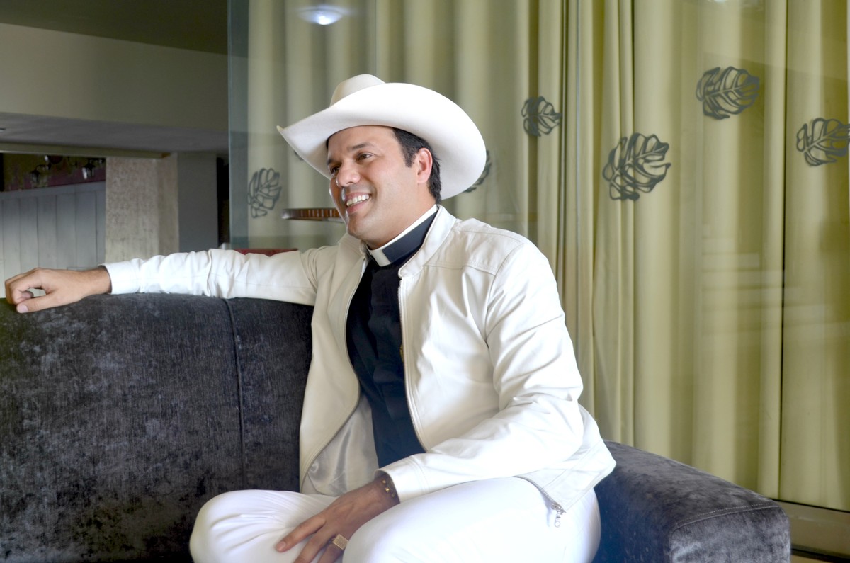 Eu So Queria Ser Padre E Nada Mais Diz O Sacerdote E Cantor Alessandro Campos Santarem E Regiao G1 sacerdote e cantor alessandro campos