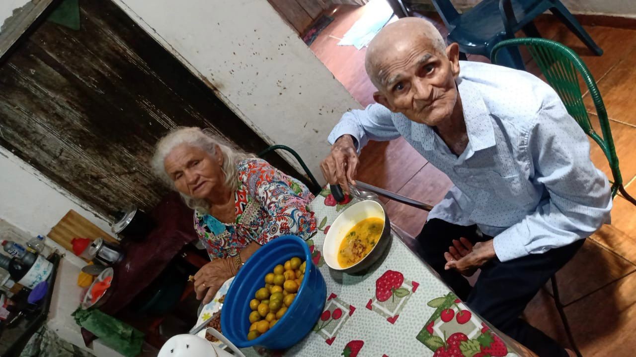 Com ajuda dos netos, idosa realiza sonho e reencontra irmãos após quase 70 anos sem vê-los: 'melhor coisa do mundo'