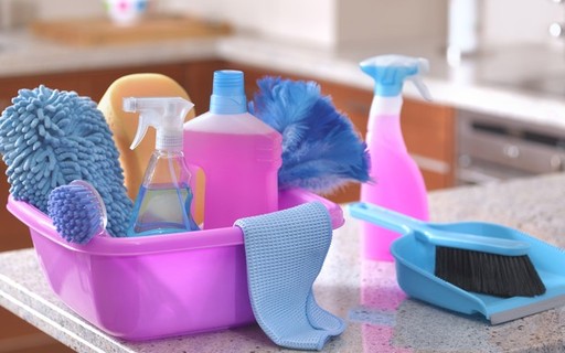 Comment Nettoyer un Canapé Tissu - Tout pratique  Higienização de  estofados, Dicas de limpeza, Mau cheiro