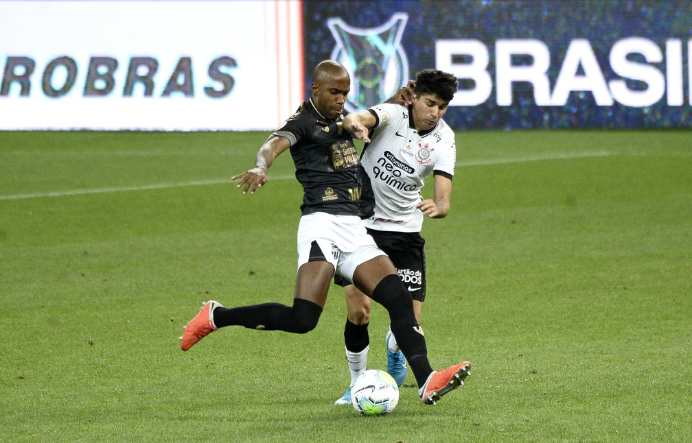 Araos passa mal após mostrar intensidade, agrada e deve ganhar sequência no Corinthians