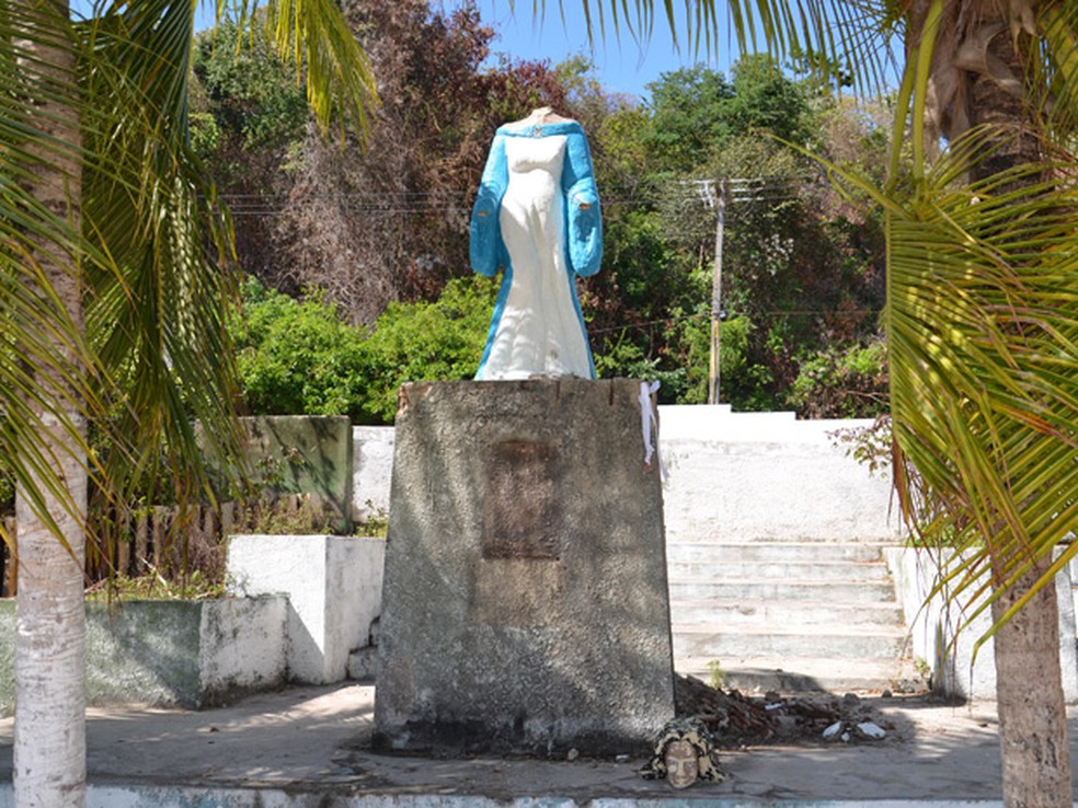 Imagem de Iemanjá já foi vandalizada várias vezes em João Pessoa; ato é descrito como "racismo religioso" por pesquisador — Foto: Walter Paparazzo/G1