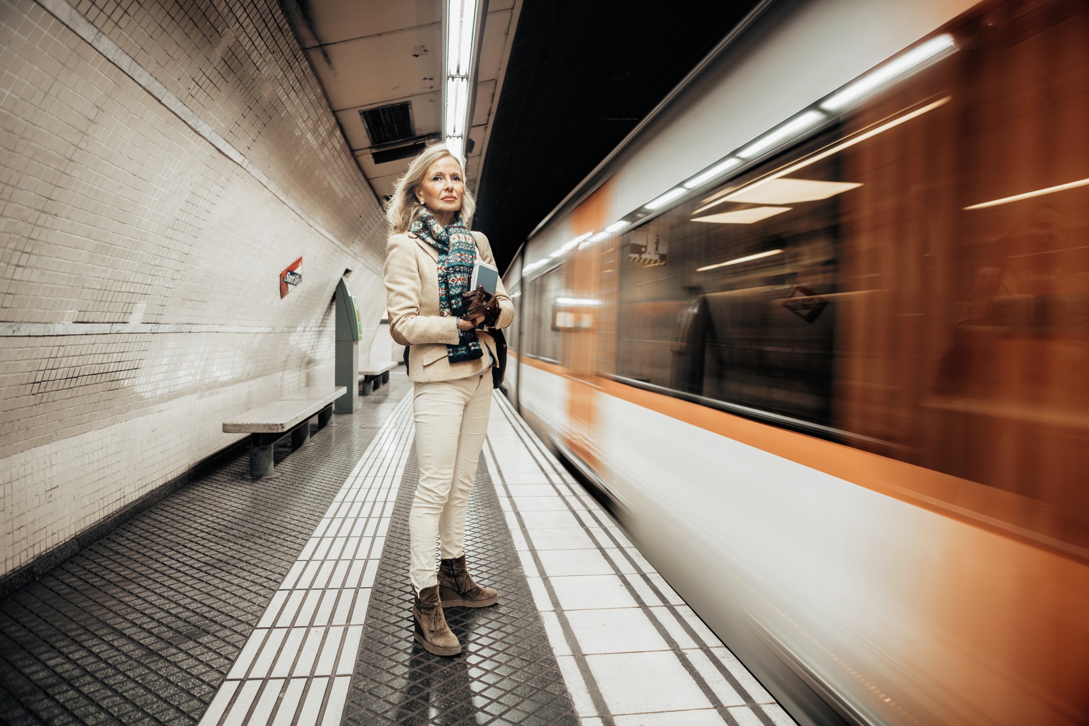 Mulher no metrô (Foto: Getty Images)