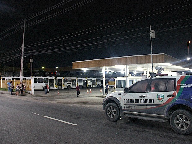 Funcionários da empresa reinvindicam segurança dentro dos transportes coletivos em Manaus (Foto: Indiara Bessa/G1 AM)