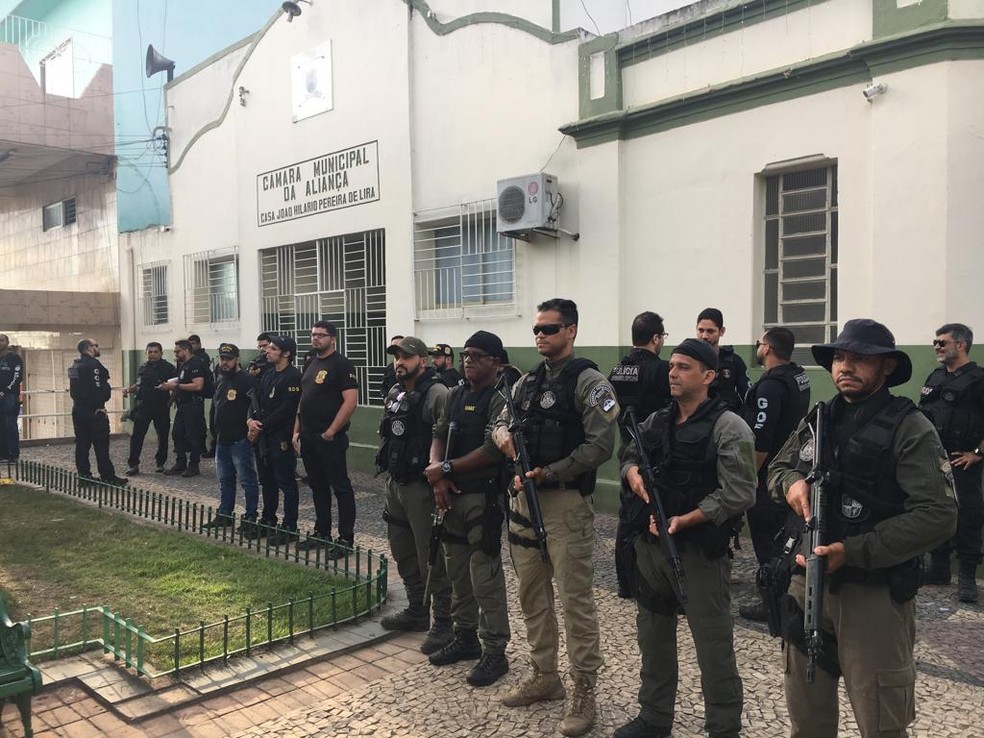 Polícia Civil realiza operação contra organização criminosa na Câmara de Vereadores de Aliança, na Zona da Mata Norte — Foto: Polícia Civil/Divulgação
