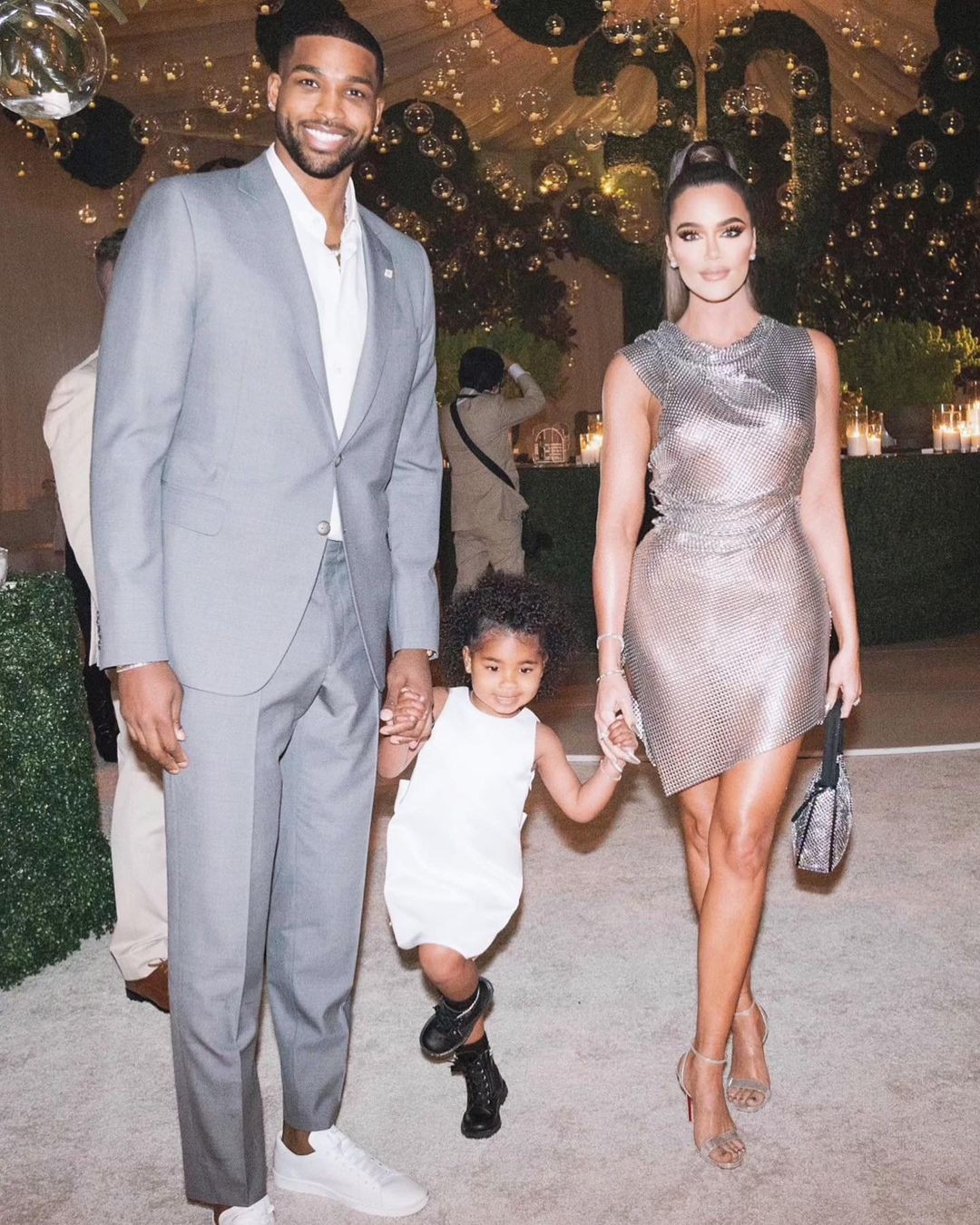 Khloé Kardashian com o marido e a filha (Foto: Reprodução/Instagram)