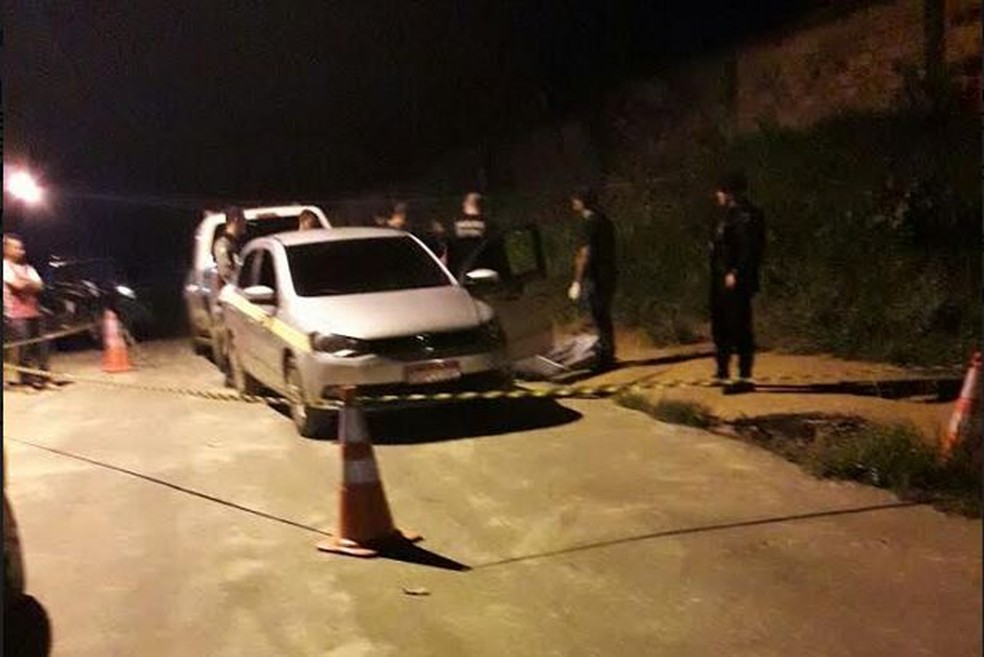 Homem foi encontrado dentro do carro que dirigia (Foto: Reprodução)