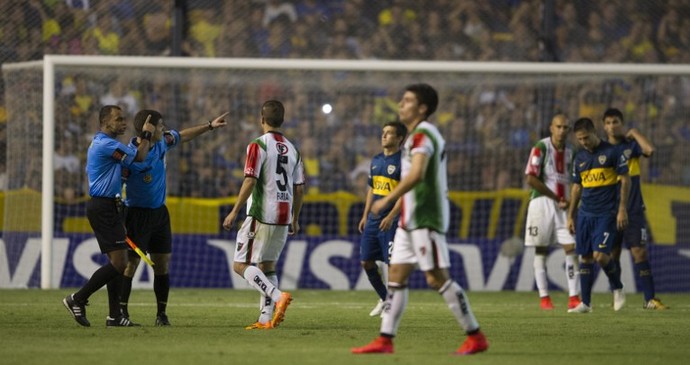 Árbitro Wilson Sampaio - Boca Juniors x Palestina (Foto: AFP)