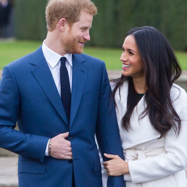 Príncipe Harry e Megan Markle na foto do noivado (Foto: Reprodução/ Instagram)