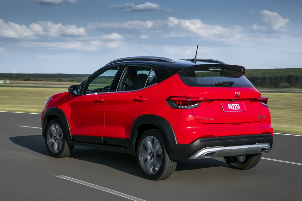 A lateral é a parte mais comum entre Pulse e Argo, porém para-choques e lanternas são exclusivos — Foto: Christian Castanho/Autoesporte