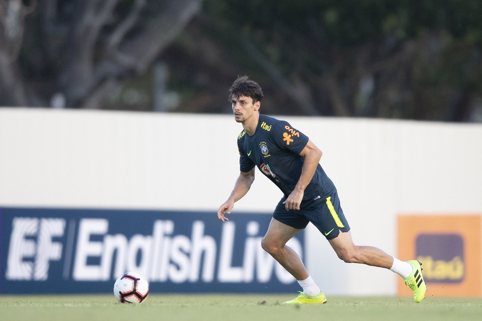 Pelo Flamengo, Rodrigo Caio voltou a defender a Seleção — Foto: Lucas Figueiredo/CBF