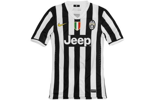 Juventus lança nova camisa alheio à polêmica sobre estrelas no escudo