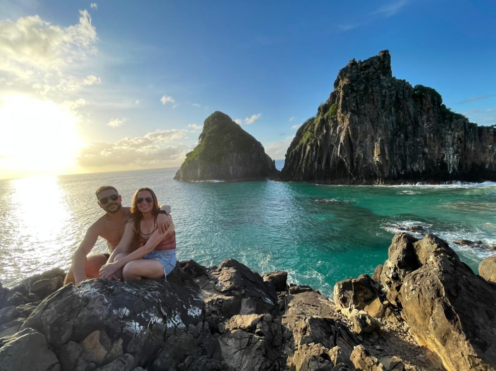José Edvaldo da Silva, de 52 anos, e a esposa Elizabeth Verneque Cordeiro Silva, de 45 anos, em Fernando de Noronha (PE) — Foto: Arquivo pessoal