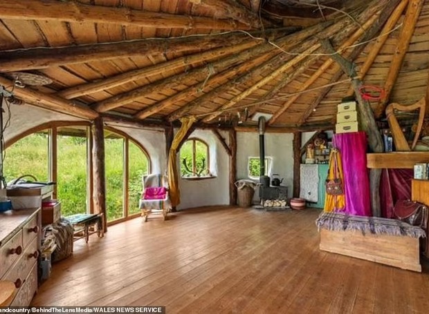 Casa Hobbit na Inglaterra (Foto: Reprodução / DailyMail)