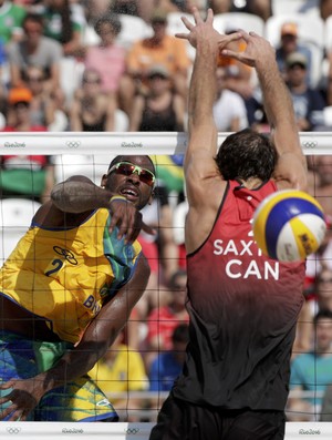 Evandro Gonçalves; brasil; vôlei de praia; olimpíadas (Foto: Ricardo Moraes/Reuters) Evandro Gonçalves; brasil; vôlei de praia; olimpíadas (Foto: Ricardo Moraes/Reuters)