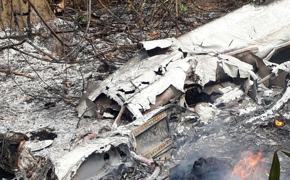 Avião pega fogo após pouso forçado no sudeste do Pará. (Foto: Reprodução / Polícia Civil)