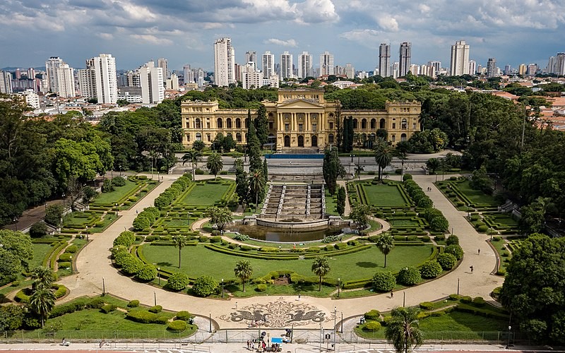Jardim do Museu do Ipiranga no Parque da Independência em São Paulo (Foto: Webysther / WikimediaCommons / CreativeCommons)