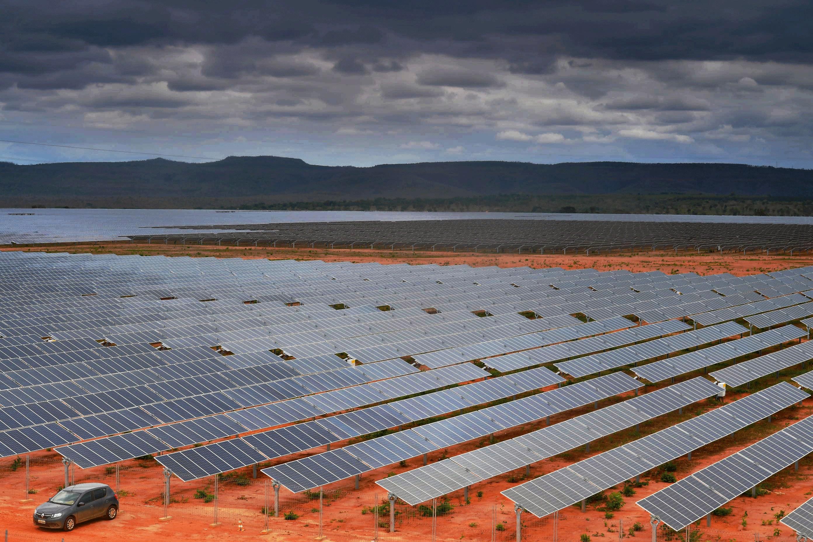 Prefeitura de Maringá vai construir usinas solares para economizar energia