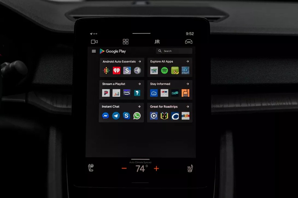 Sistemas permitem instalar apps no carro — Foto: Divulgação/Volvo Polestar