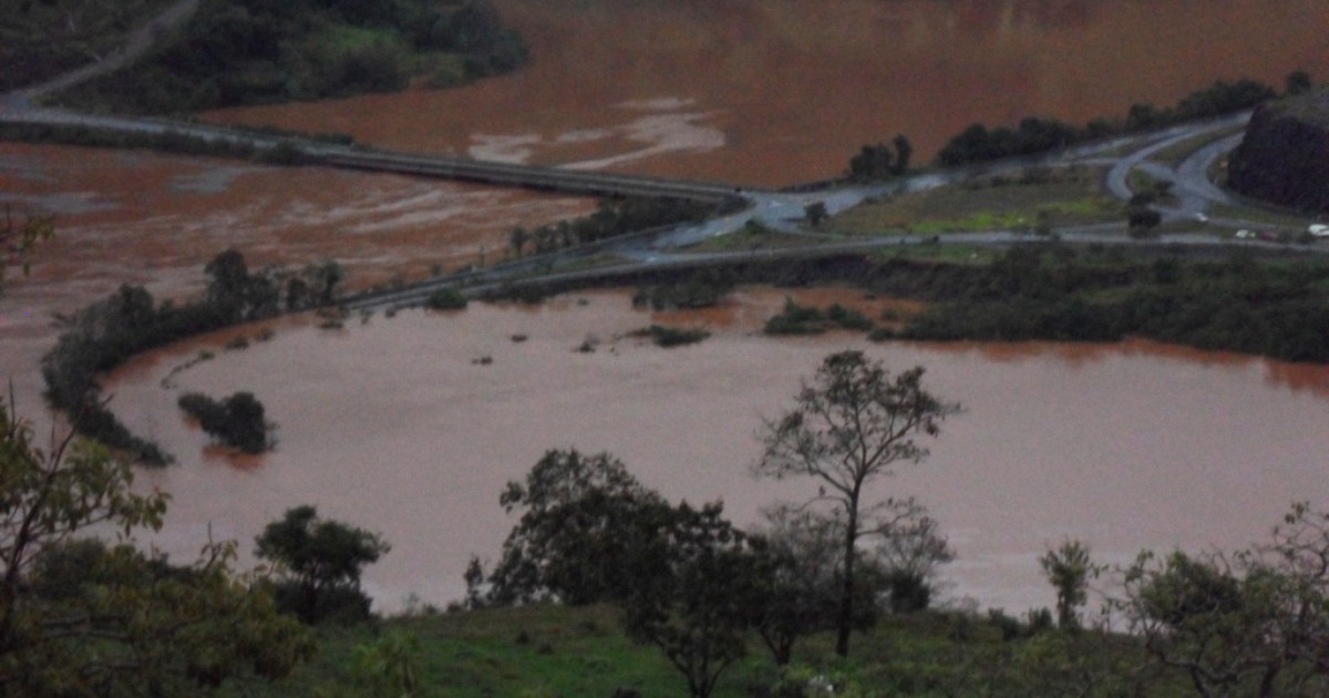 Deslizamento bloqueia ERS-400 entre Candelária e Sobradinho, Rio Grande do  Sul