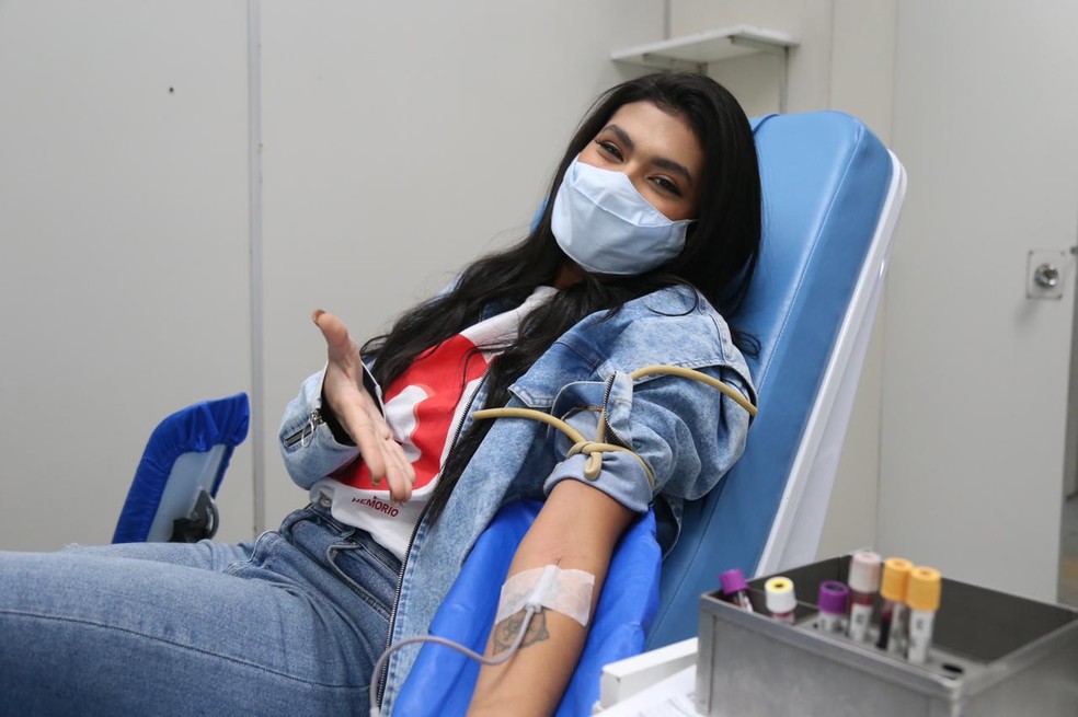 Pocah, do BBB21, doa sangue para conscientizar população da cidade do Rio de Janeiro — Foto:  Maurício Bazilio