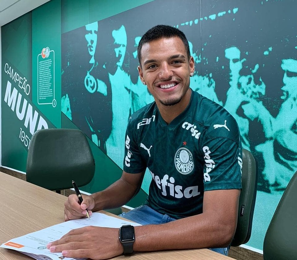 De quarentena, Gabriel Menino comemora renovação e diz que sonha virar ídolo do Palmeiras