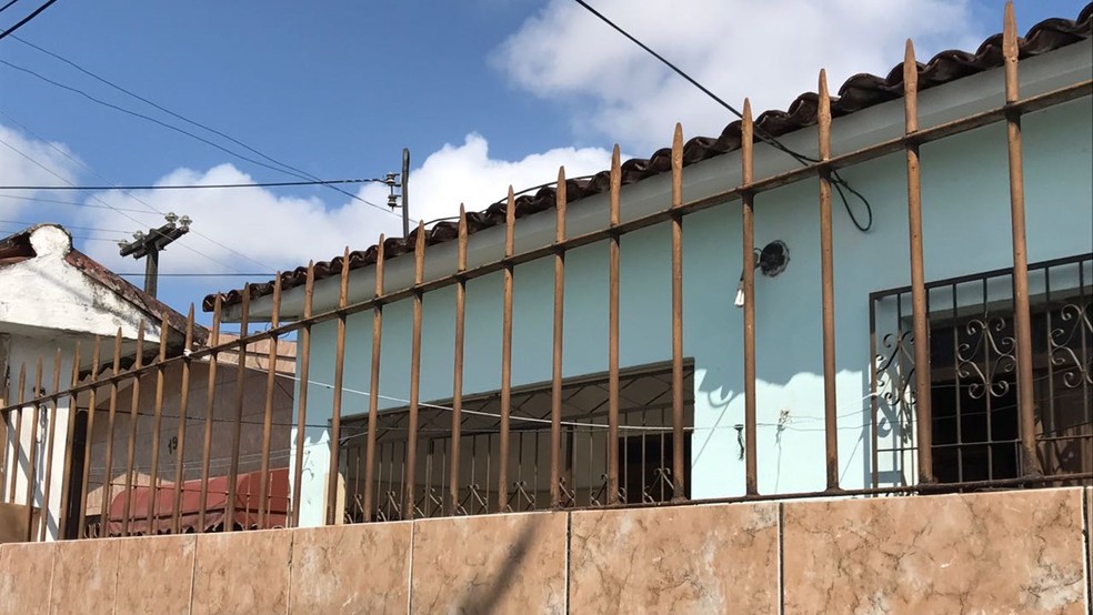 Grade em João Pessoa que entrou no tórax de jovem de 18 anos (Foto: Walter Paparazzo/G1)